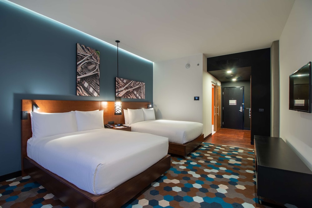 Room, 2 Queen Beds - Photo 5