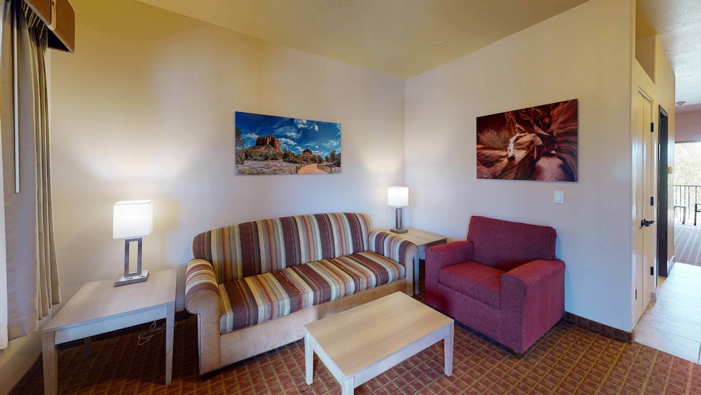 One-Bedroom Suite with One King Bed and One Queen Bed