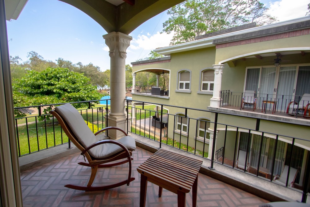 Superior Suite with Balcony, Partial Ocean View - Photo 5