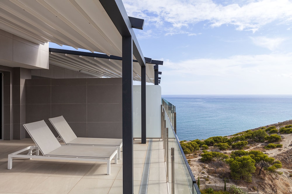 Penthouse, 2 Bedrooms, Terrace, Sea View - Photo 18