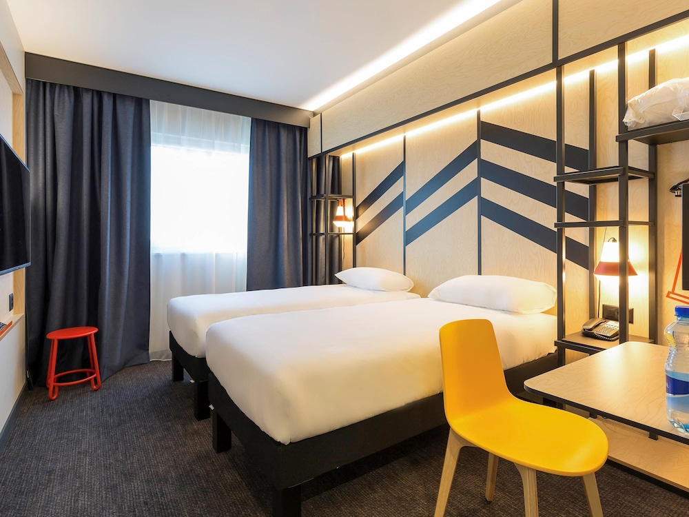 Standard Room, 2 Twin Beds photo 3