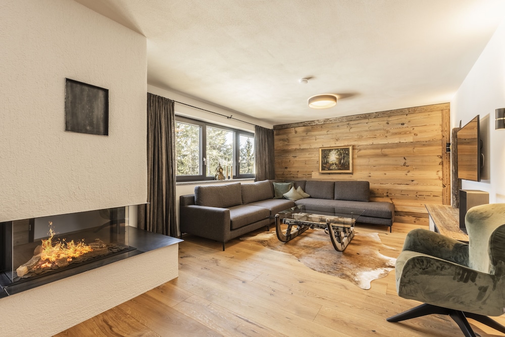 Deluxe Chalet photo 2