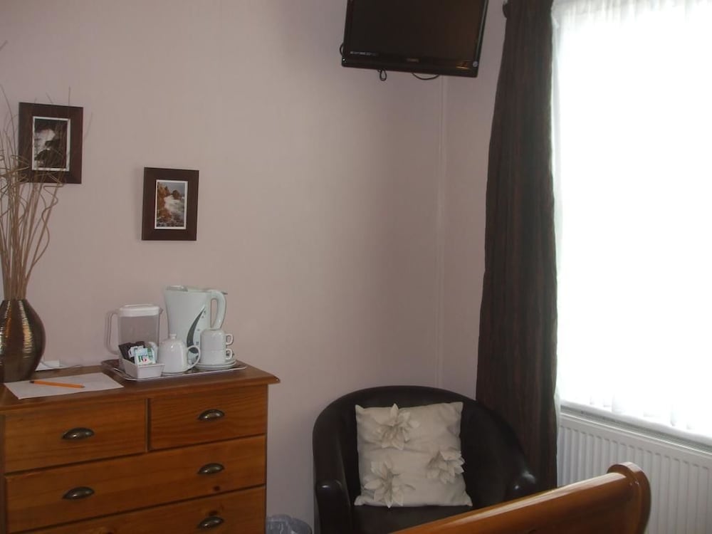 Family Room (2 Adults + 1 Child) photo 1