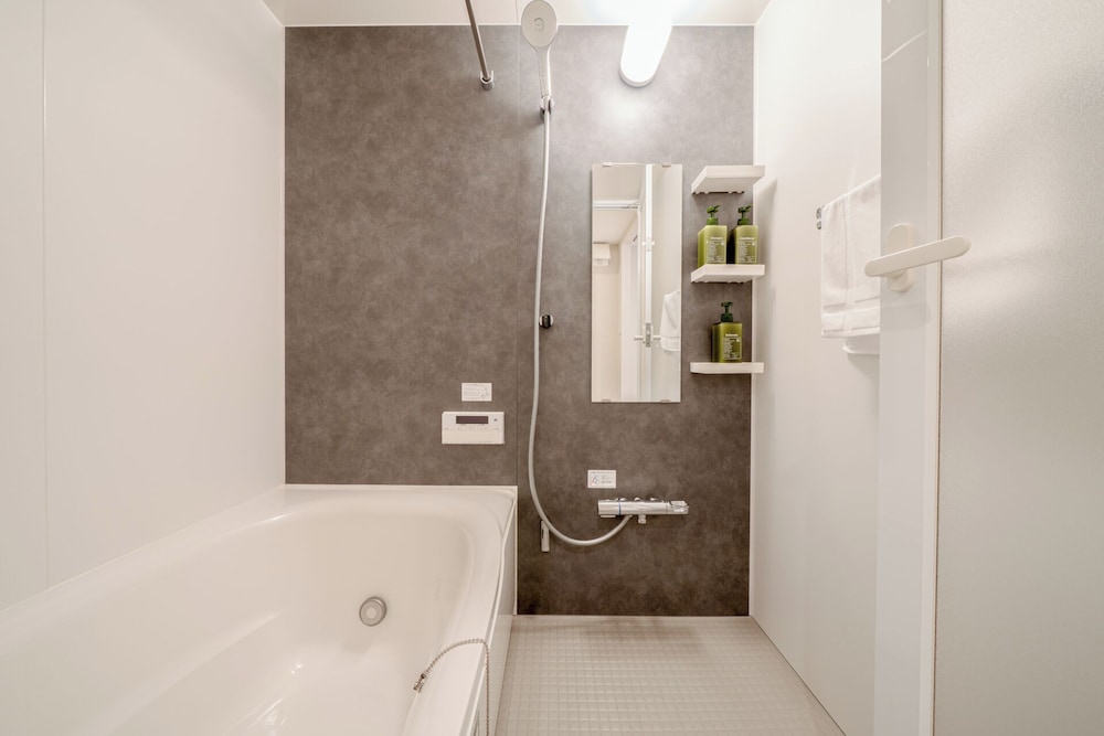 City Apartment, Multiple Beds photo 2
