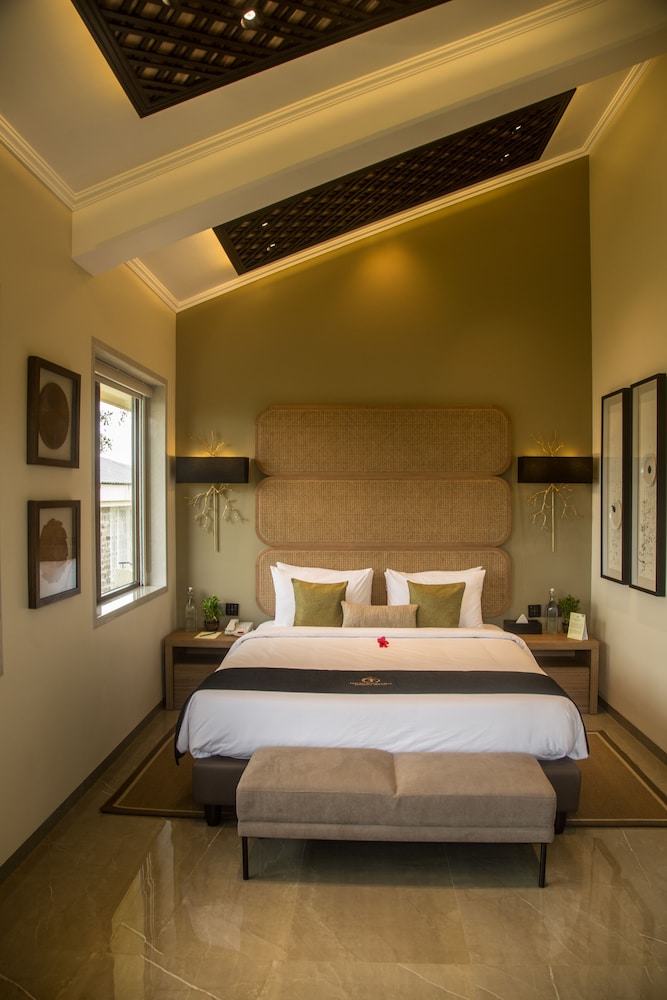 Premium Lake View Suite - Photo 6
