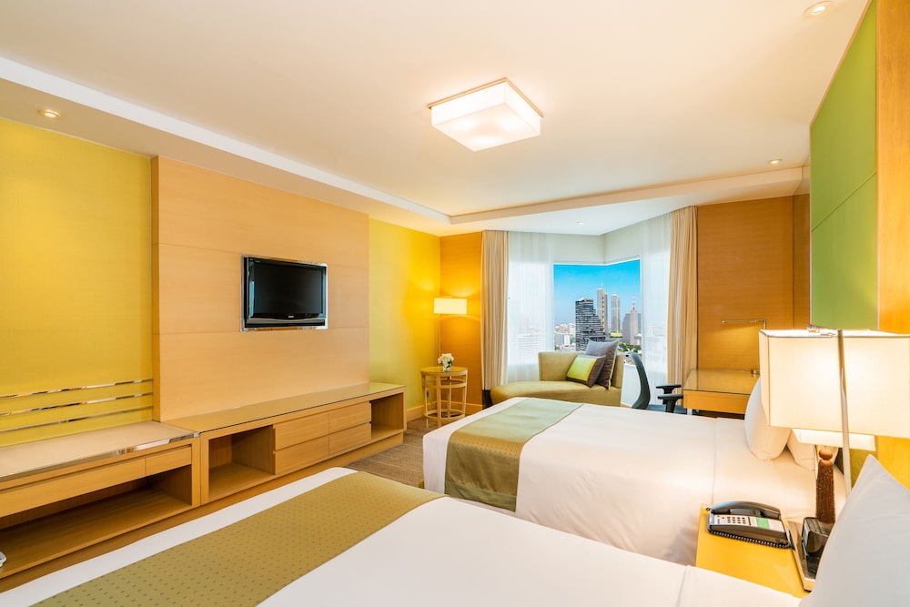 Premium Room, 2 Twin Beds, Smoking, City View