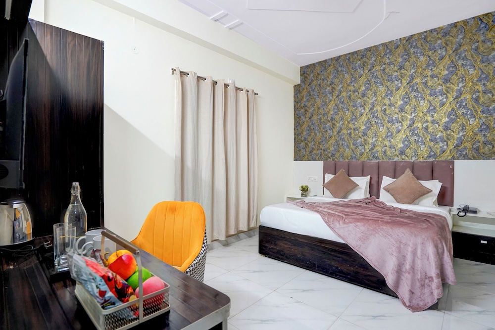 Deluxe Room, City View
