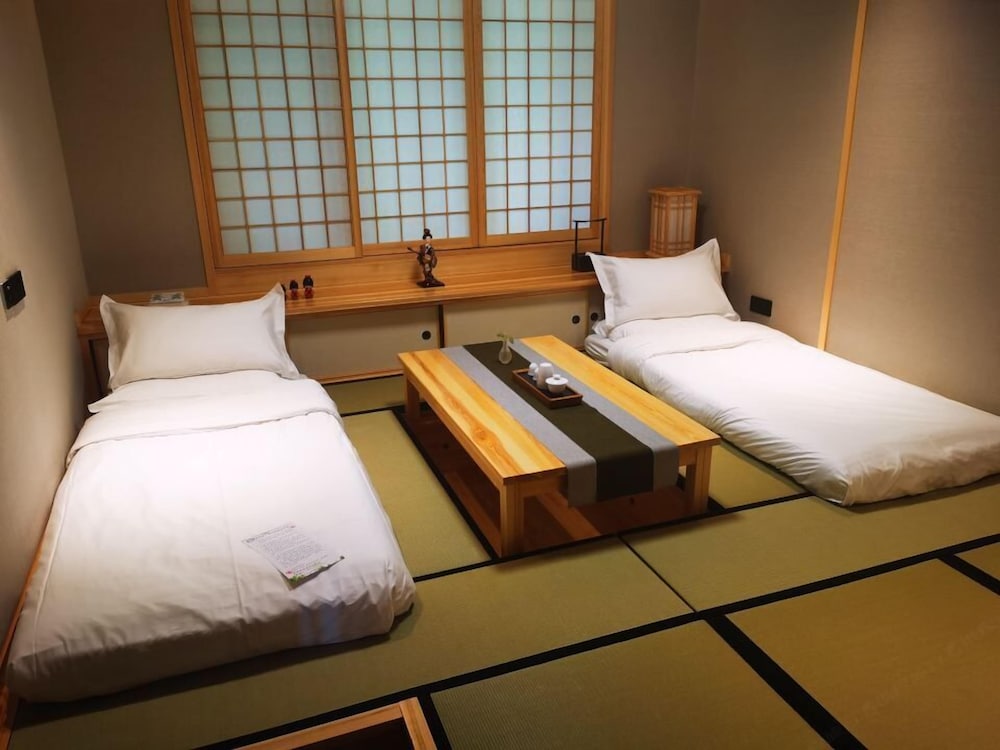 Basic Twin Room, Courtyard View