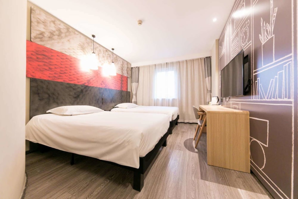 Deluxe Twin Room photo 1