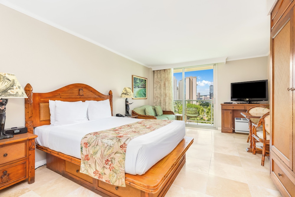 Room, 1 Queen Bed with Sofa bed, City View - Photo 3