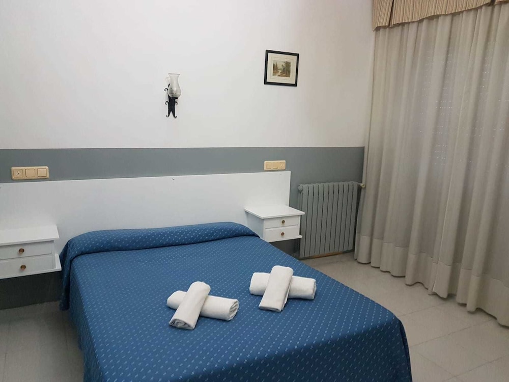 Double Room, 1 Queen Bed