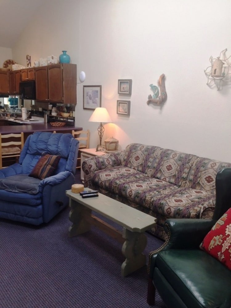 Condo, 2 Bedrooms, 2 Bathrooms photo 3