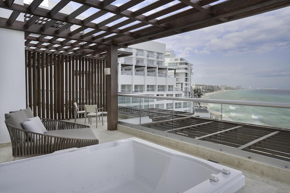 Superior Two Bedroom Presidential Suite, Ocean View