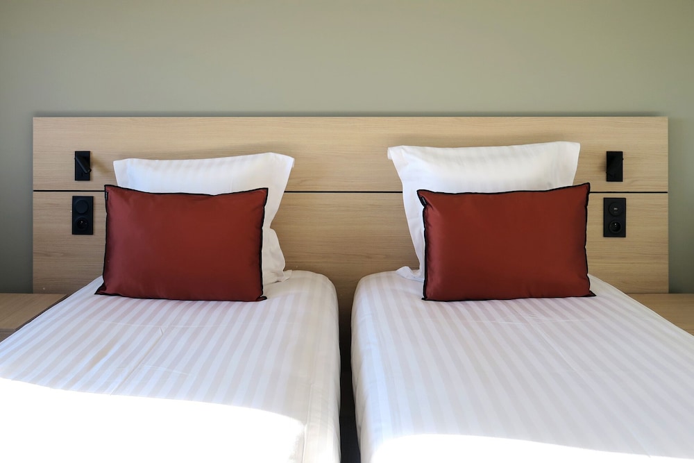 Twin Room - Photo 3