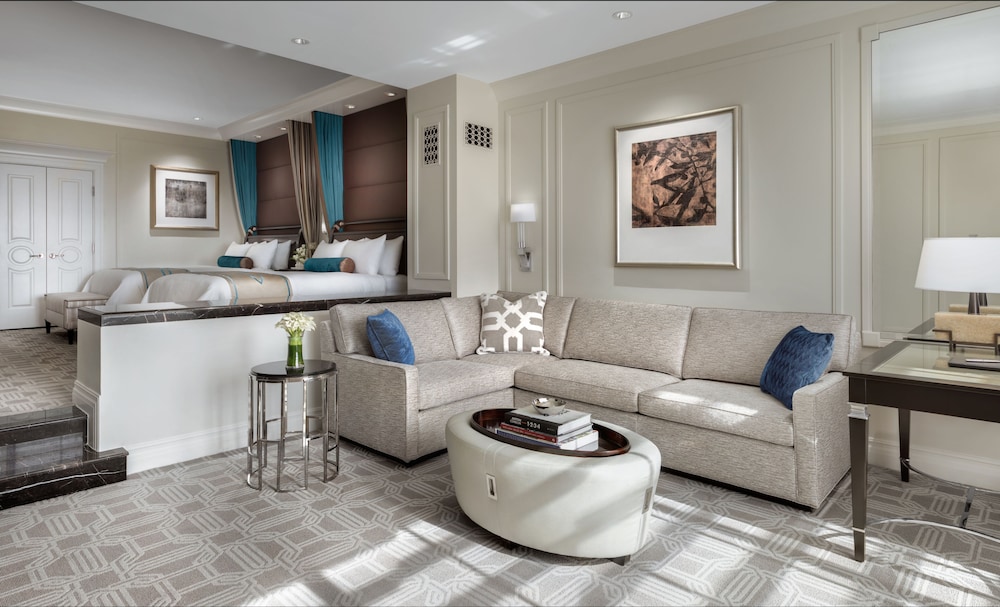 Prestige Club Lounge Luxury Two Queen Suite - Photo 2