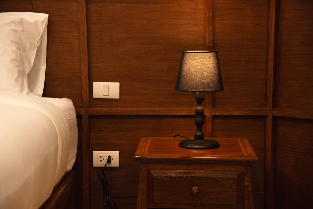 Superior Room, 1 King Bed, City View - Photo 5