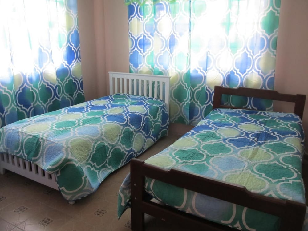 House, 3 Bedrooms photo 1