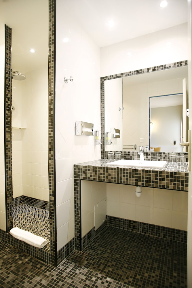 Classic Quadruple Room - Photo 7