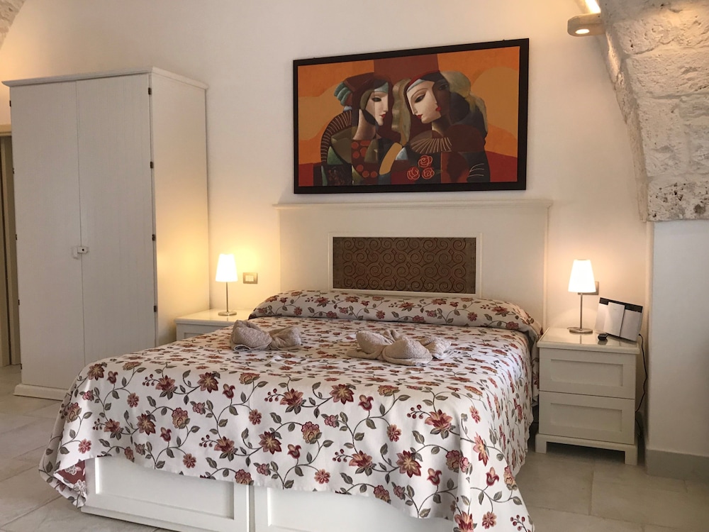 Royal Room, Pool View photo 1