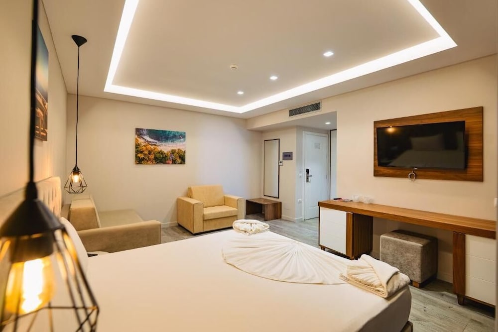 Family Room, Balcony, Sea View photo 3