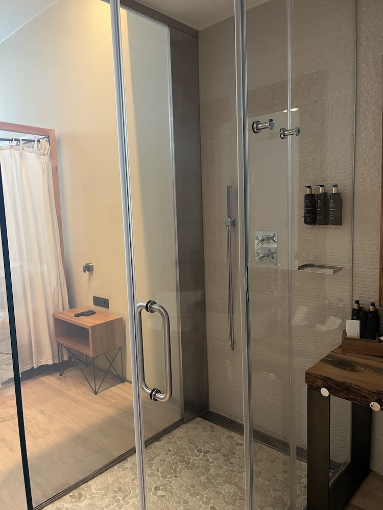 Superior Double Room, Accessible, Courtyard View photo 3