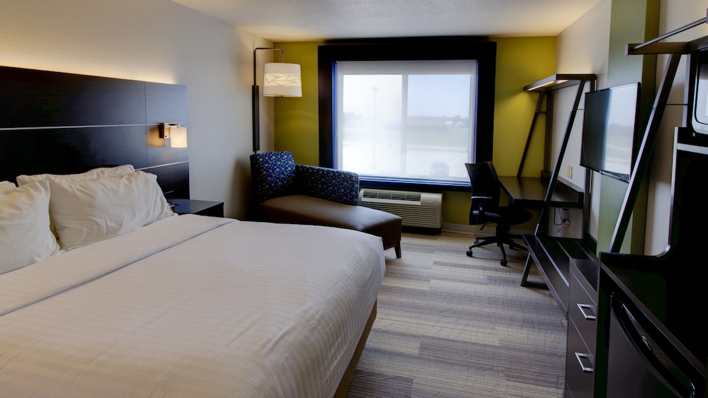 Standard Room, 1 King Bed, Accessible (Communication, Transfer Shower) - Photo 1