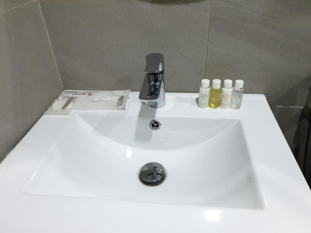 Deluxe Room - Photo 6