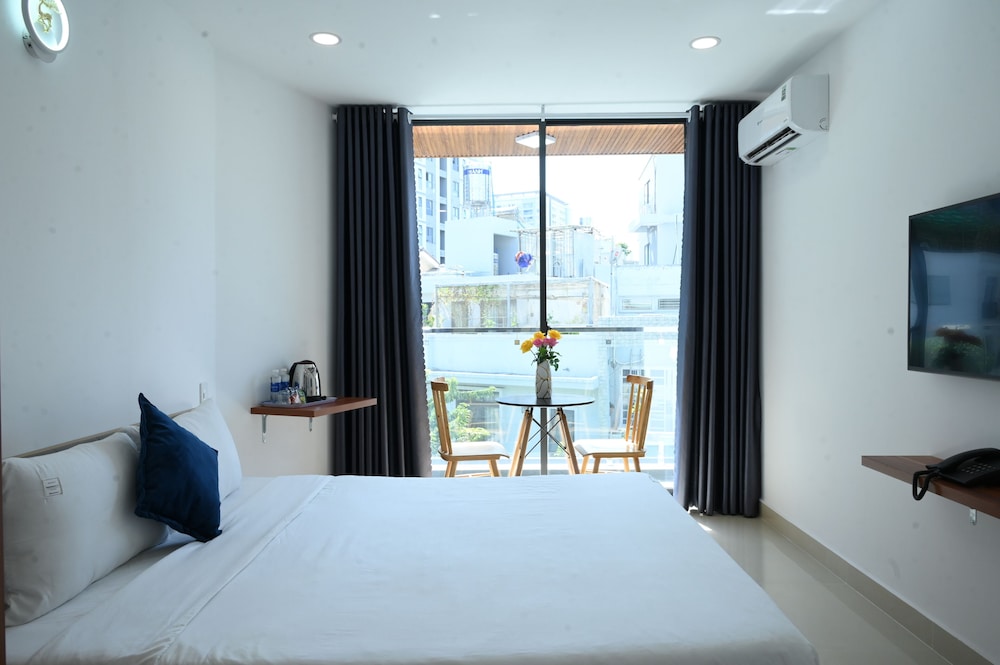 Deluxe Double Room, 1 Queen Bed, City View