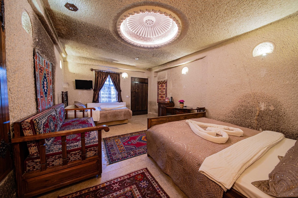 Deluxe Suite photo 2