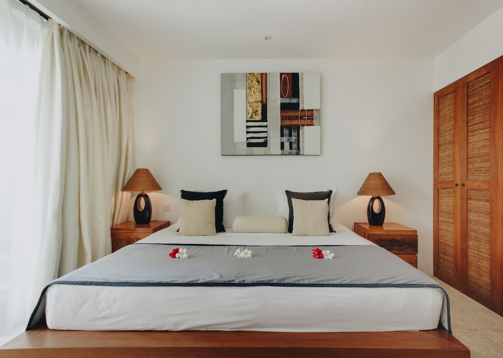 Two Bedroom Apartment with Pool