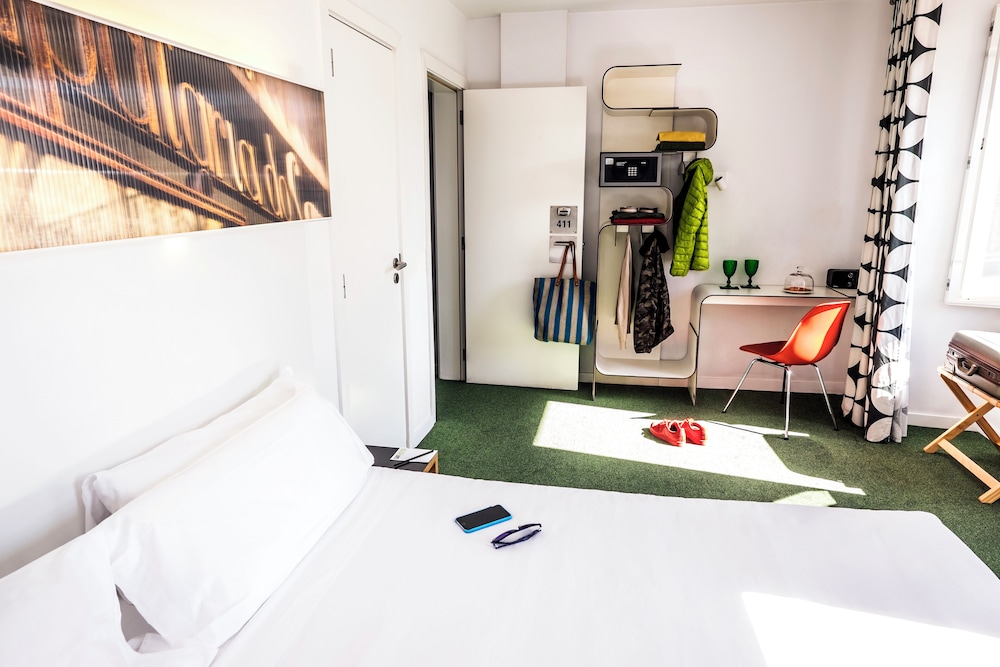 Deluxe Double Room - Photo 1