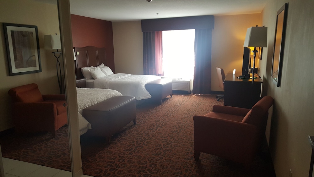 Room, 2 Queen Beds, Accessible, Bathtub - Photo 1