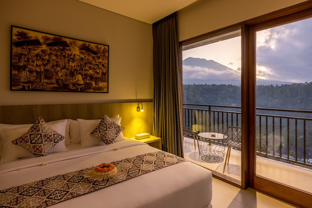 Deluxe Room with Mountain View and Free Afternoon Tea - Photo 2