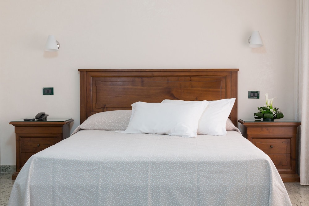 Classic Double Room Single Use - Photo 7