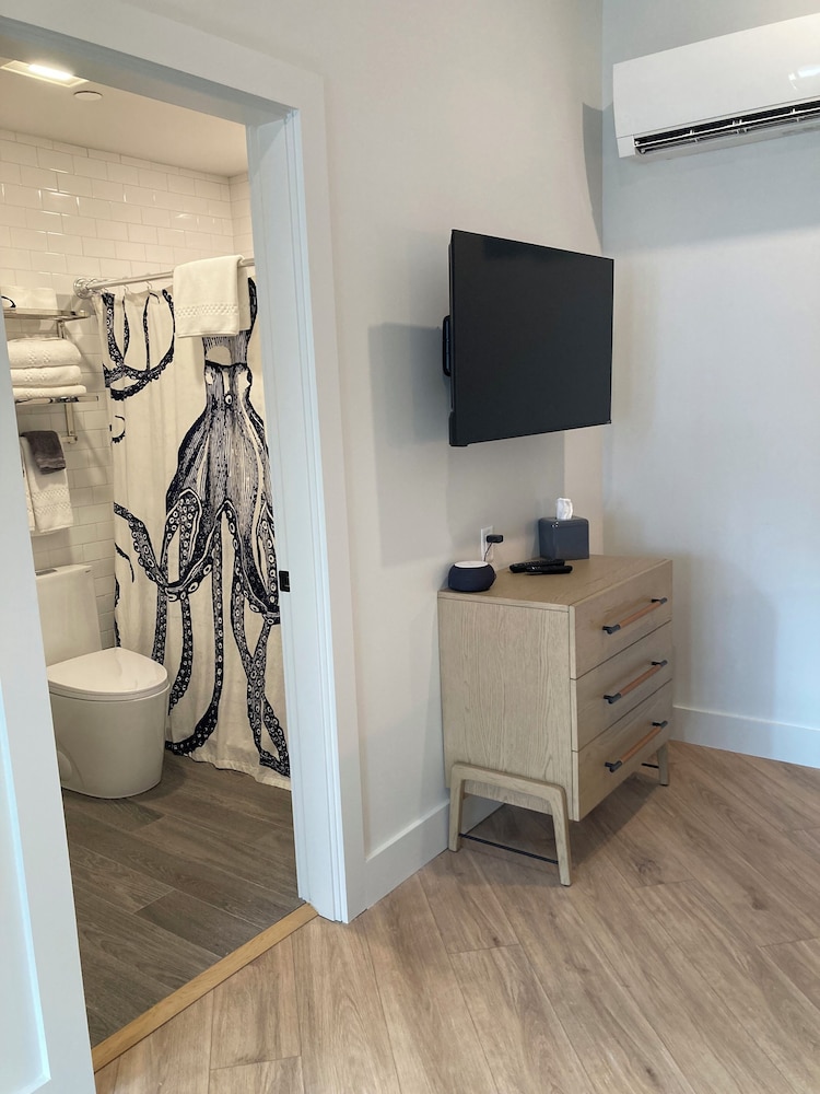 Standard Double Room, 1 Queen Bed, Pets Allowed, Ground Floor photo 2