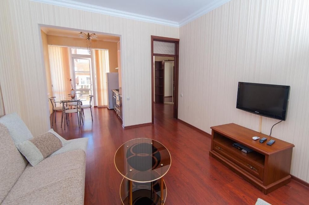 Family Room photo 2