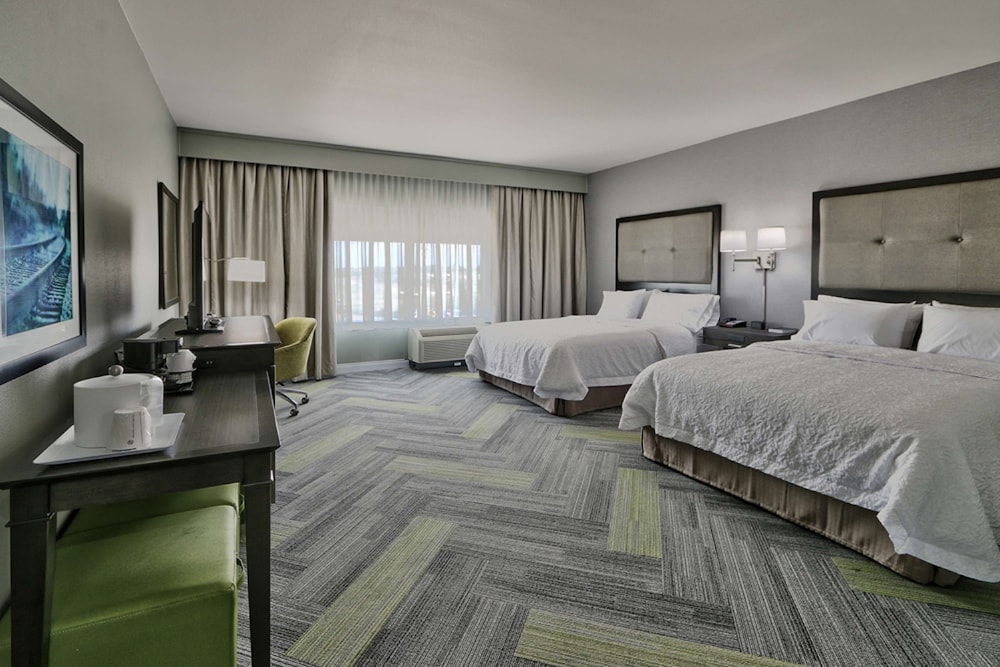 Room, 2 Queen Beds, Non Smoking (Bathtub) photo 2
