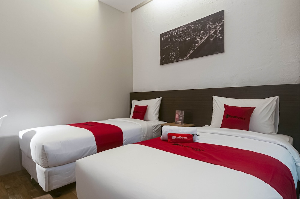 Twin Room (RedDoorz)