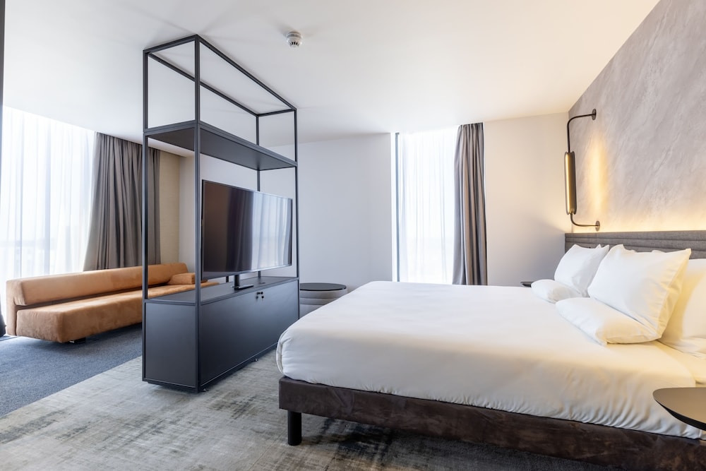 Studio, 1 King Bed with Sofa bed (Long Stay) - Photo 3