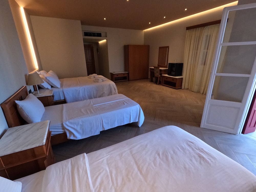 Luxury Studio Suite, Sea View (Superior) - Photo 4