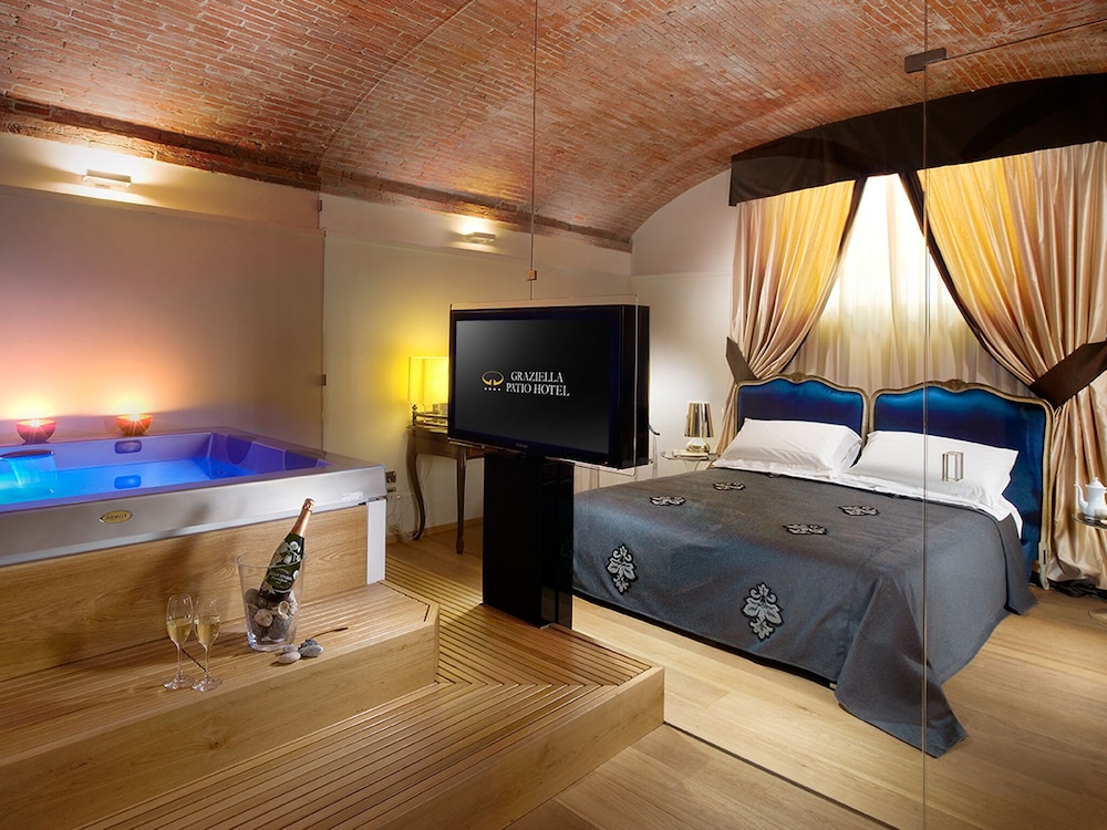 Superior Studio Suite, Hot Tub
