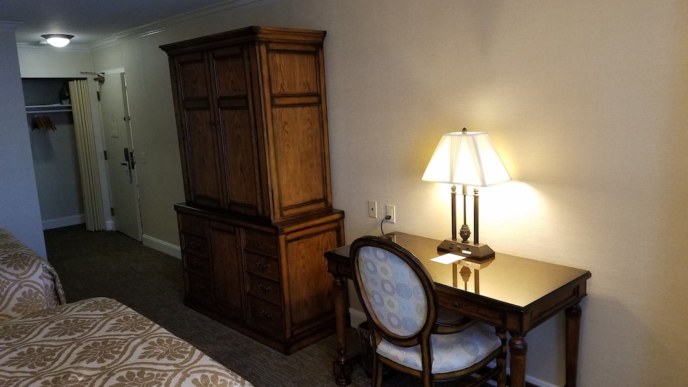 Standard Double Room, 2 Double Beds - Photo 2