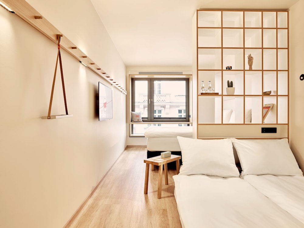 Compact Suite