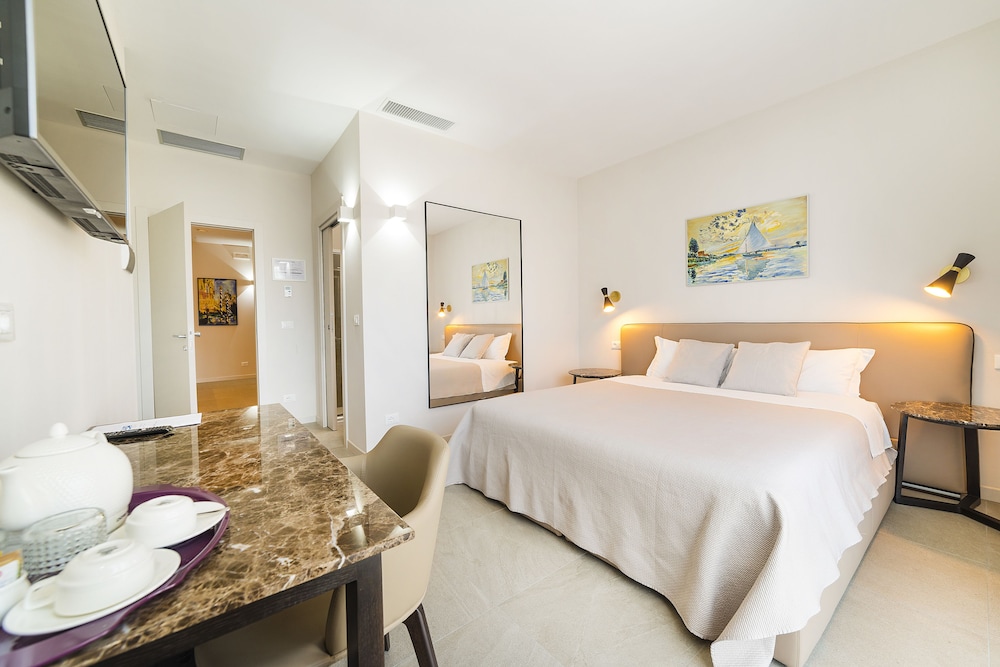 Double Room, 1 Queen Bed, Non Smoking photo 3