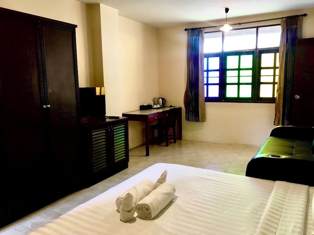 Deluxe Room, Non Smoking - Photo 2