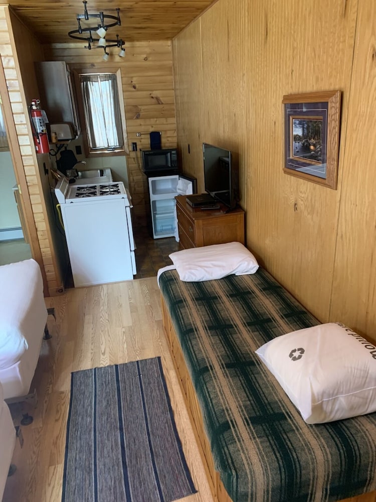 Jackpine Twin photo 3
