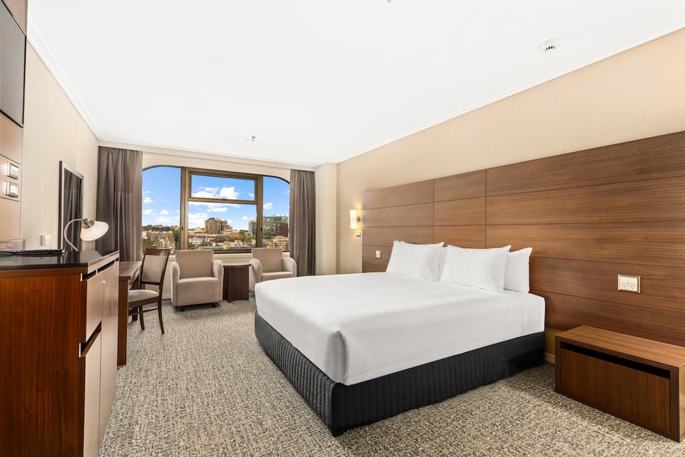 Deluxe Room, 2 Double Beds, City View thumbnail 5