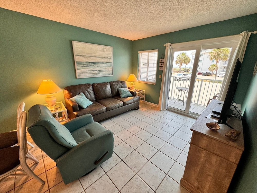 House, Multiple Beds, Balcony, Ocean View (Gulf Shores Plantation 1106) photo 1