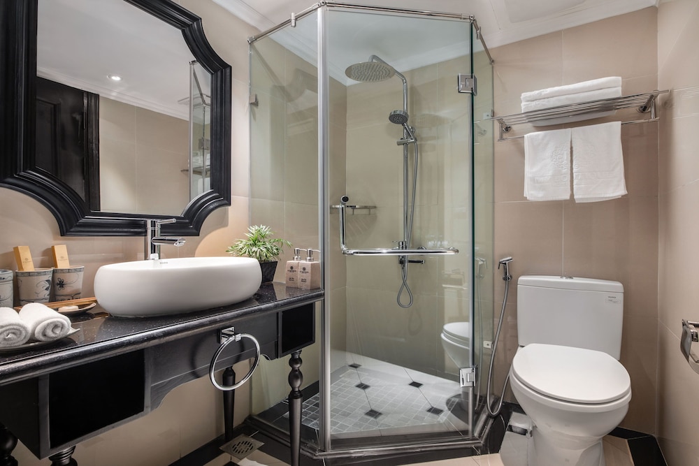 Premier Double Room, 1 King Bed, City View - Photo 11