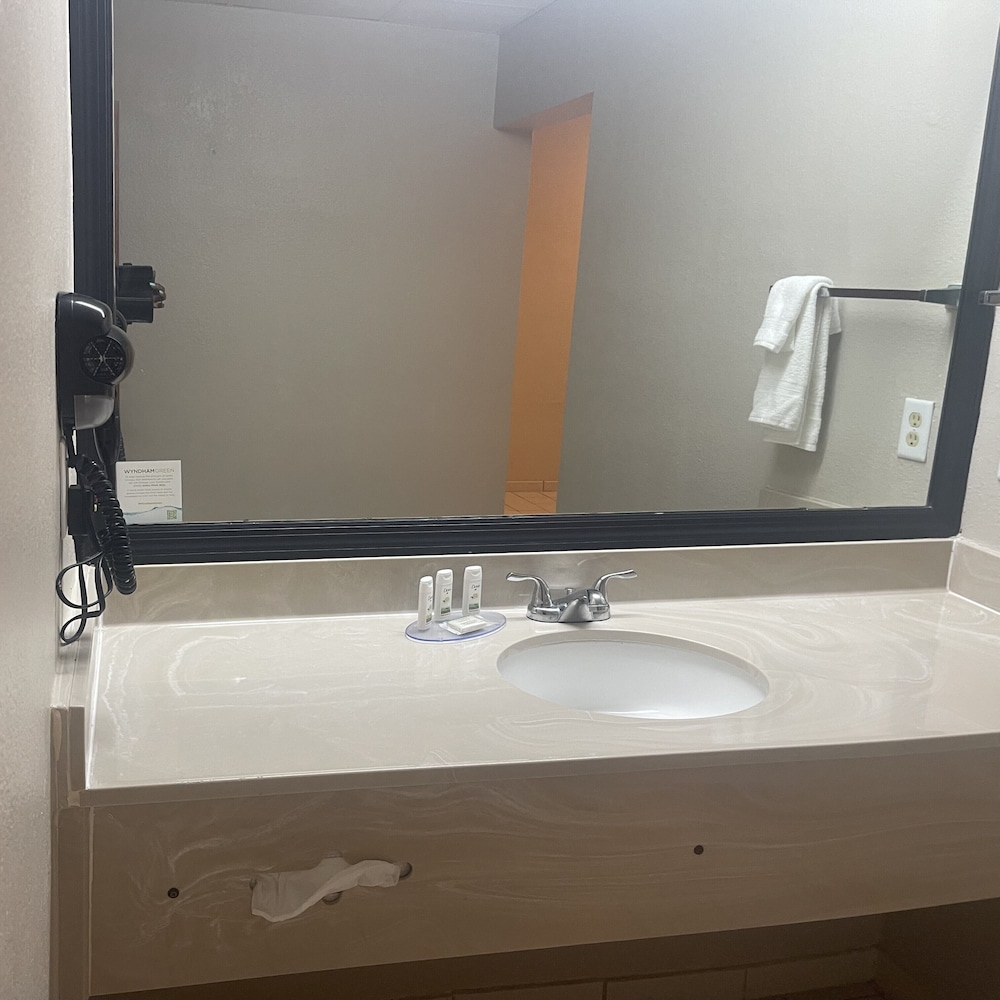 Suite, 2 Double Beds, Non Smoking - Photo 2